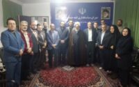 مسئولین ، مدیران ، رؤسای ادارات و اقشار مختلف مردم شریف ، با حضور در دفتر امام جمعه قائم شهر و دیدار با ابوالشهیدین آیت الله علی معلمی ، ضمن تجدید میثاق با آرمان های نظام ، امام امّت و قائد شهید ، بیعت خود را با رهبری معظّم انقلاب حضرت آیت الله سید مجتبی حسینی خامنه ای اعلام کردند.