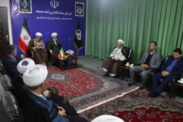مدیرکل ، رؤسا و مسئولین اوقاف و امور خیریه استان مازندران ، با حضور در دفتر امام جمعه قائم شهر بمناسبت دهه وقف با آیت الله معلمی دیدار کردند+ تصاویر