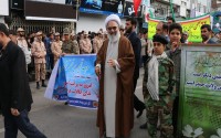 حضور آیت الله معلمی «کاندیدای پنجمین دوره مجلس خبرگان رهبری» در راهپیمایی عظیم 22 بهمن 1394 شهرستان قائم شهر