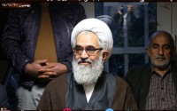 نشست آیت الله معلمی با جمعی از معتمدین بهنمیر