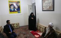 دیدار آیت الله معلمی با خانواده ی معزز شهید فرودی در روستای خورشید نکا و حضور در نشست میثاق با شهیدان،بیعت با رهبری در جمع نمازگزاران این روستا